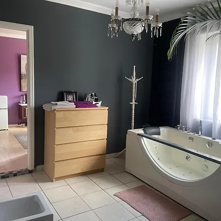 Gæstehus Gemuetlicher Oase Mit Eigenen Bad In Zentrale, Jedoch Ruhige Lage Mönchengladbach